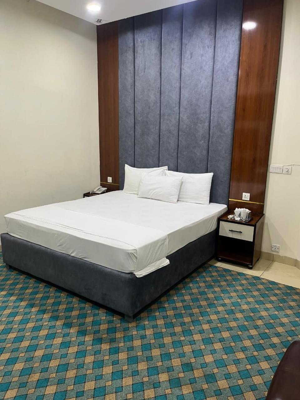 Rose Valet Guest House Islamabad Bagian luar foto