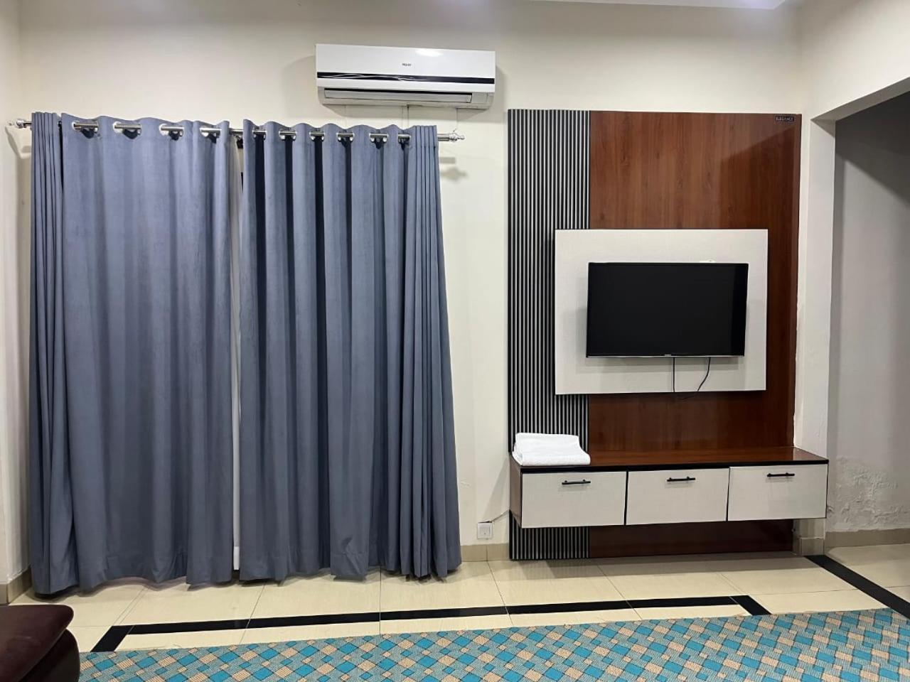 Rose Valet Guest House Islamabad Bagian luar foto