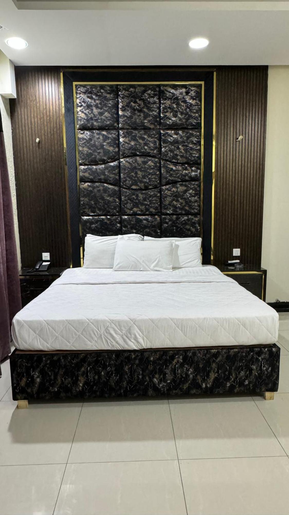 Rose Valet Guest House Islamabad Bagian luar foto